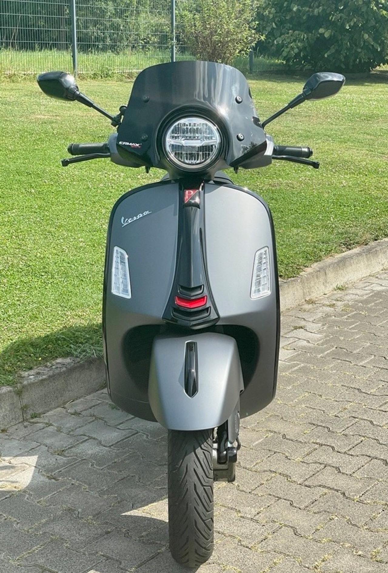 Parabrezza ERMAX Piccolo H 300 mm per Vespa GTS/GTS Super/GT L (-22), nero