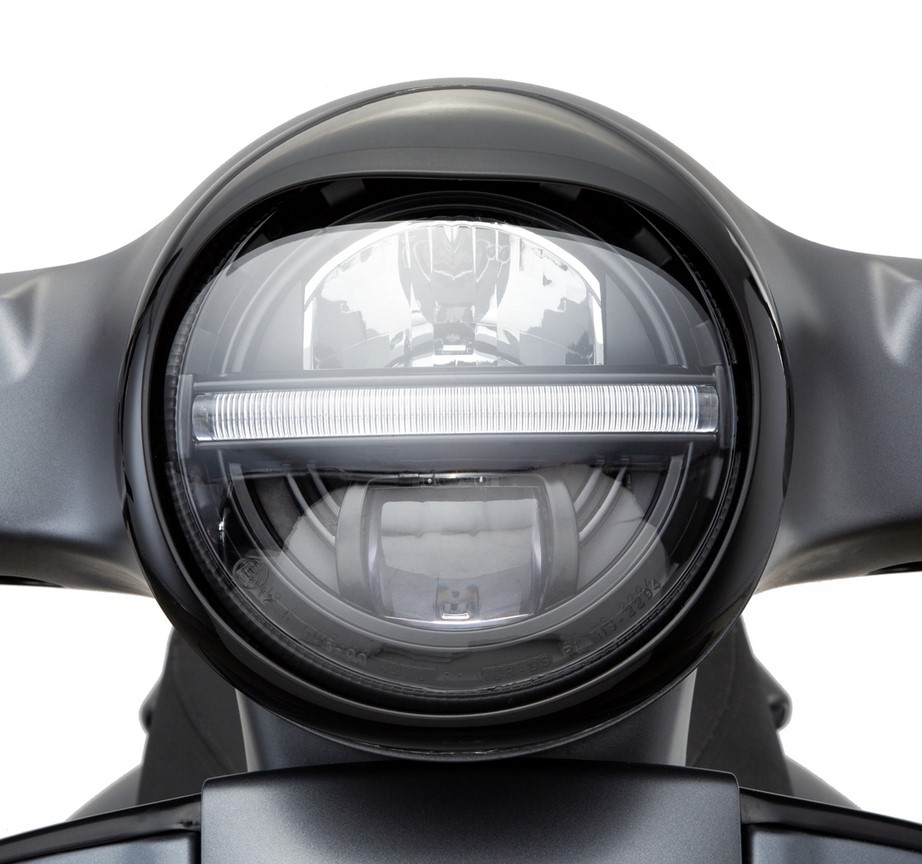 Anello faro per Vespa GTS/​GTS Super/​GT/​GT L 125-300ccm, nero lucido