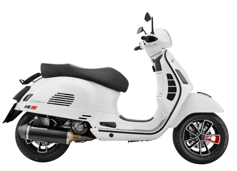 Portapacchi posteriore anni '70 per Vespa GTS /​ GTS Super HPE 125-300 ('19-), nero lucido